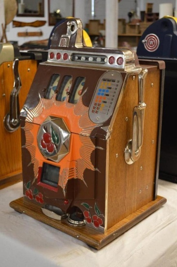 Mills Novelty 10-Cent Slot Machine