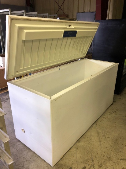 Montgomery Ward Chest Freezer