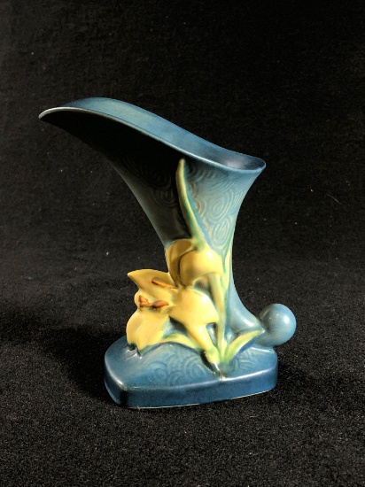 roseville Blue Zephyr Lily Cornucopia Vase