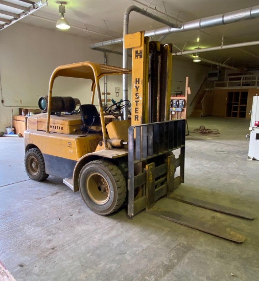 Hyster H80C 8000lbs Pnuematic Tire Forklift