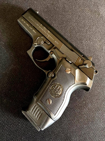 Pietro Beretta Model 8040 F Mini Cougar .40 Cal. Semi-Auto Pistol w/ Beretta Hard Case