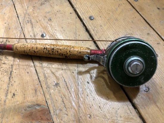 8'6" 2 Piece Fiberglass Fly Rod W/ Reel