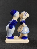 Blue Delft Holland Kissing Couple
