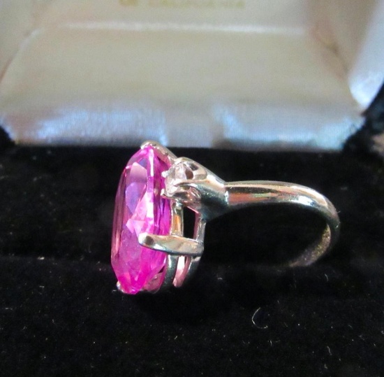 14k Gold Ladies Ring w/ Pink Quartz Stone