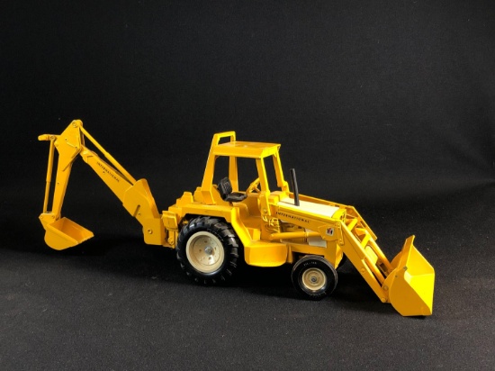 1970's International Harvester ERTL Co. Backhoe (Fully Functional)