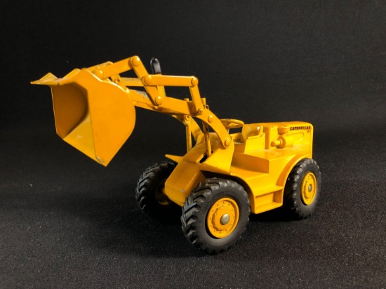 Caterpillar Die Cast Loader Made by ERTL Co. (Fully Functional)