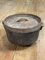 4 Qt. Cast Iron Dutch Oven W/ Legs and Carry Bag