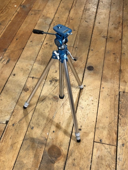 Wards Tri Pod Extends to 43" Tall