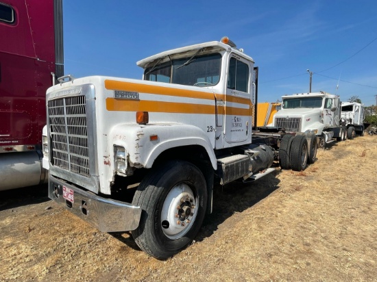 Year Unknown Int'l 4270/4300, Semi Tractor, For Parts or Salvage