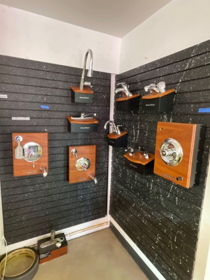 2-PC Slat Board Wall Mounted Display (6' x 4')