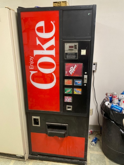 Dixie-Narco 6-Stall 12 Oz Cans Enjoy Coca-Cola Coin Op Vending Machine