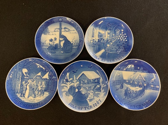 (5) Bing & Grondahl Christmas 7" Wall Plates