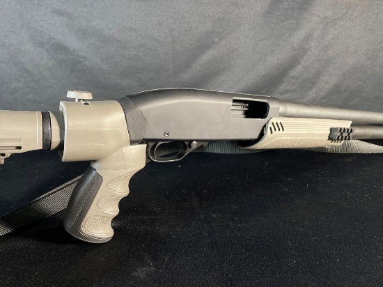 Winchester Model 1300 Defender 12-Ga. Pump Action Shotgun w/ Fieldline Tactical Soft Case