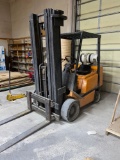 Yale Propane Forklift, 3-Stage 8ft Mast, Cushion Tires