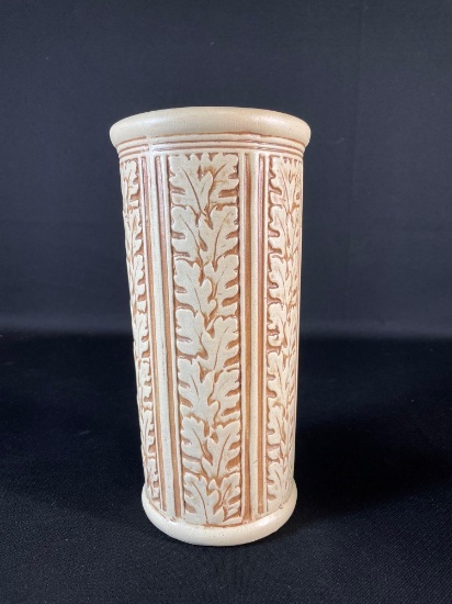 Weller Ware Pottery Clinton Ivory Oak Raised Leaf Vase