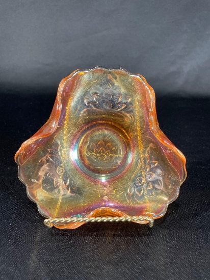 Fenton "Water Lilies," Marigold Berry Bowl