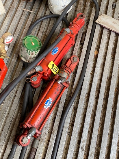 (2) Cross hydraulic arms w/ lines