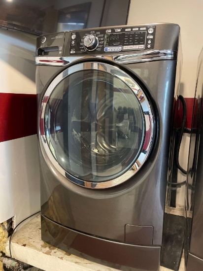 General Electric Front Load Washing Machine w/ Steam Technology & Adaptive Vibration Control