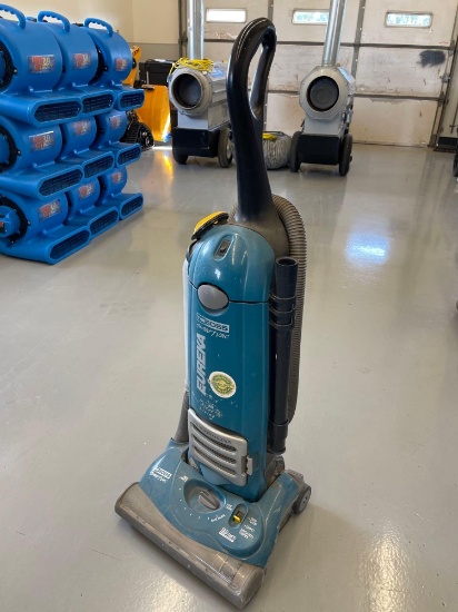 Eureka "The Boss" smart vac