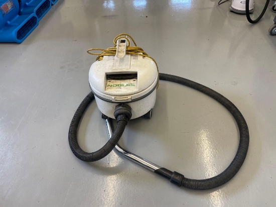 Tennant Co. Tidy-Vac Commercial Vacuum Cleaner