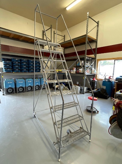 Warehouse Ladder 9'