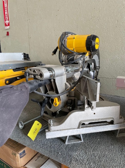 DeWalt 12" Double Bevel Sliding Compound Miter Saw