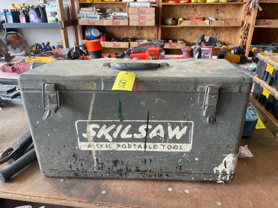 Skillsaw Model 77, 7-1/4" Blade Worm Driven Circular Saw w/ Metal Case