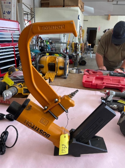 Bostitch Model MIII Pneumatic Floor Stapler