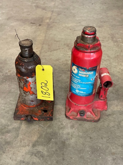 Pair Of Unknown Hydraulic Bottle Jacks