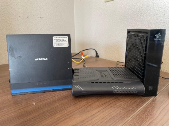 Netgear internet router w/ cable box
