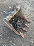 John Deere dig bucket, 2' H x 11-1/2