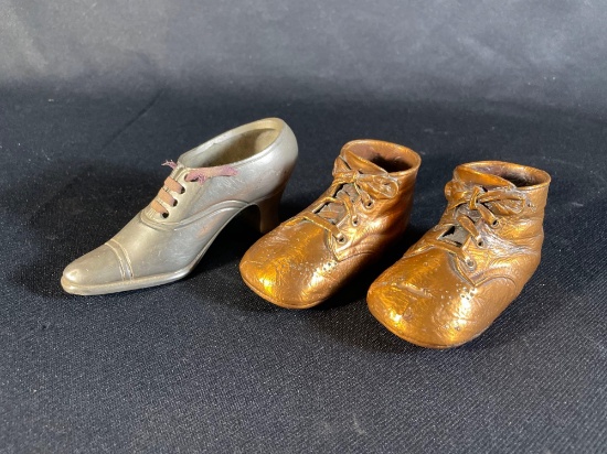 Pair of spelter bronze painted shoes -see photo's-