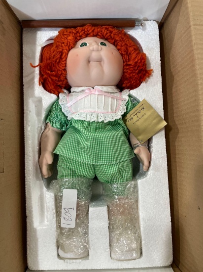 17" Cabbage patch Kids "Emma Grace" Danbury Mint bisque limited edition doll 2768/5000 w/stand