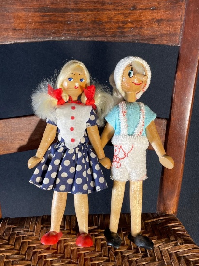 Pair of 1950's Poland style wooden 7-1/2" dolls