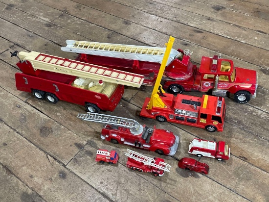 (8) Assorted firetrucks & toy's, see photo's