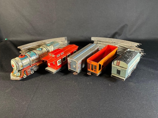 Antique Unique Line tin wind-up toy train set -see photo's-