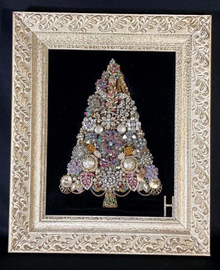 Framed jewelry Christmas tree