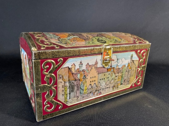 E. Otto Schmidt German biscuit box