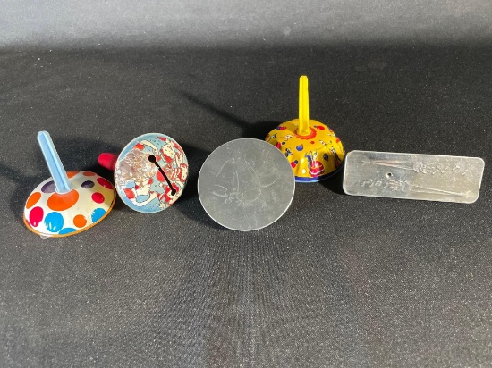 Vintage 1950's era tin noise maker