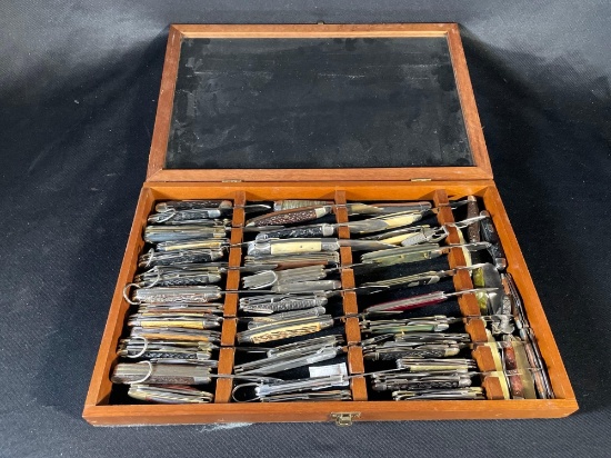 Vintage pocket knife collection w/ windowed wooden case -see photos-