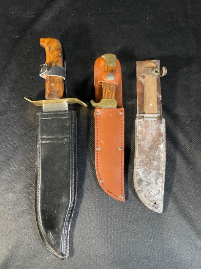 (3) unbranded hunting style knives