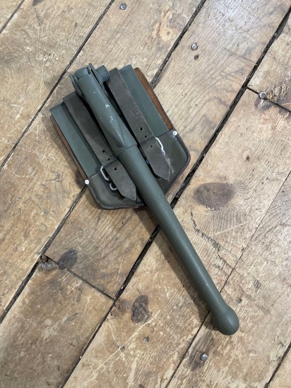 Military surplus fold up shovel w/ leather cover