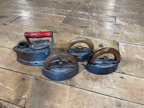 Vintage coal iron w/ (3) sad irons, see photo's