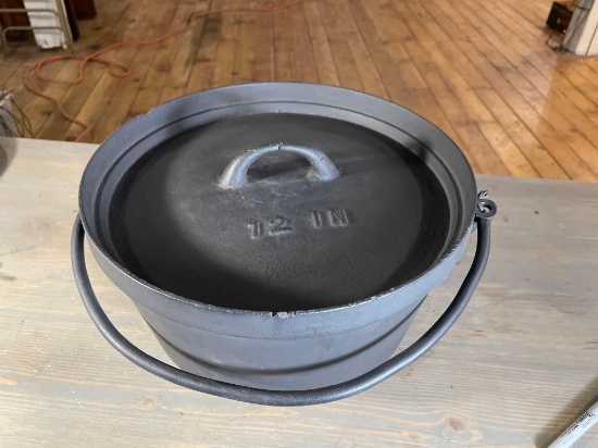 Lodge 12" Cast Iron Pot w/ Lid