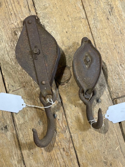 Cast Iron Hook Double Pulley & Smaller Pulley