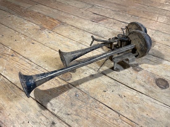 Dual Trumpet Horns w/ Solenoid, Untested, Ratrod Look