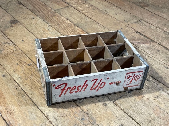 Vintage "Fresh Up" With 7Up Wooden Soda Crate