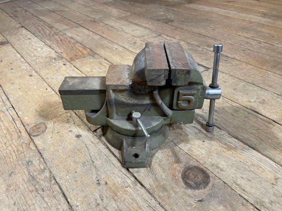 No. 5 Bench Vise