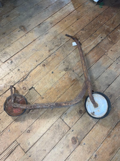 Radio Red Metal Scooter w/ Kick Stand