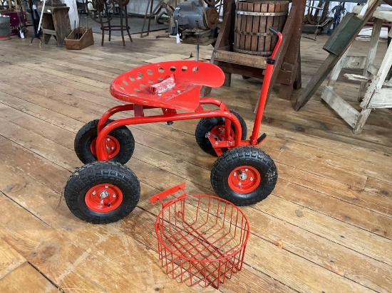 Lawn/Garden Rolling Seat Cart